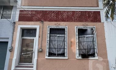 Casona en renta ideal para oficinas, notaria o agencia aduanal.