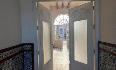 Casona en renta ideal para oficinas, notaria o agencia aduanal.