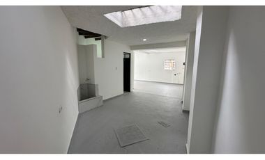 ARRIENDO LOCAL SEGUNDO PISO SOBRE LA CRA 5 COTA $2,400.000