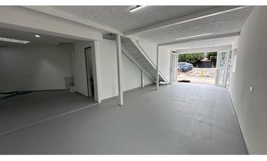 ARRIENDO LOCAL SEGUNDO PISO SOBRE LA CRA 5 COTA $2,400.000