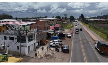 ARRIENDO LOCAL SEGUNDO PISO SOBRE LA CRA 5 COTA $2,400.000