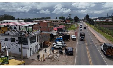 ARRIENDO LOCAL SOBRE LA CRA 5 COTA $2,400.000