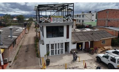 ARRIENDO LOCAL SOBRE LA CRA 5 COTA $2,400.000