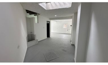 ARRIENDO LOCAL SOBRE LA CRA 5 COTA $2,400.000