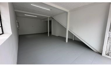 ARRIENDO LOCAL SOBRE LA CRA 5 COTA $2,400.000