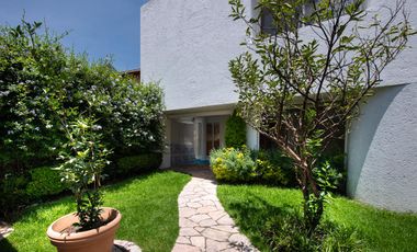 CASA EN RENTA EN CONDOMINIO EN CERRADA CON PARQUE PRIVADO EN LA COLONIA  LOMAS DE LA HERRADURA