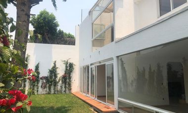 CASA EN RENTA EN CONDOMINIO EN CERRADA CON PARQUE PRIVADO EN LA COLONIA  LOMAS DE LA HERRADURA