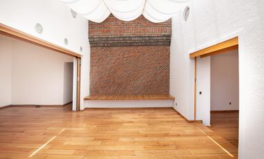 CASA EN RENTA EN CONDOMINIO EN CERRADA CON PARQUE PRIVADO EN LA COLONIA  LOMAS DE LA HERRADURA