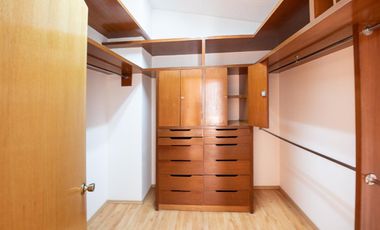 CASA EN RENTA EN CONDOMINIO EN CERRADA CON PARQUE PRIVADO EN LA COLONIA  LOMAS DE LA HERRADURA