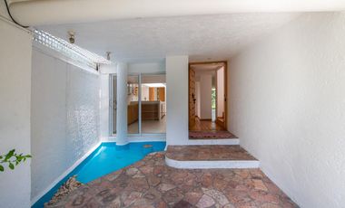 CASA EN RENTA EN CONDOMINIO EN CERRADA CON PARQUE PRIVADO EN LA COLONIA  LOMAS DE LA HERRADURA