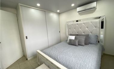 Casa Unifamiliar Remodelada de Esquina en Las Cumbres en Venta-LH