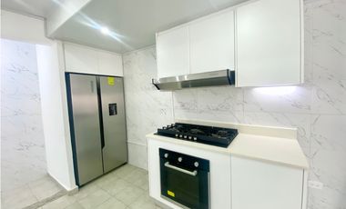 Casa Unifamiliar Remodelada de Esquina en Las Cumbres en Venta-LH