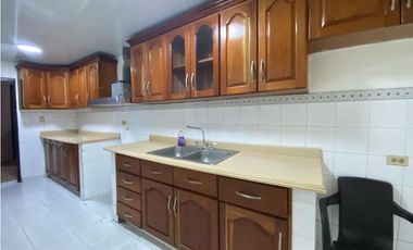 Casa de Esquina con Aires en Alquiler en Cerro Viento - LH