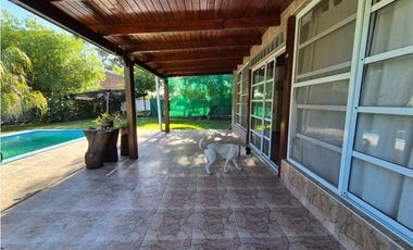 Casa con pileta sobre Ruta 11 camino a Colonia Benítez!