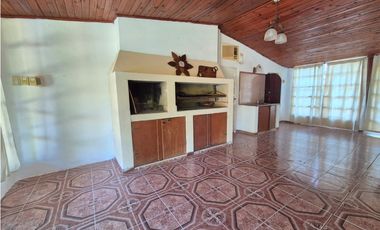 Casa con pileta sobre Ruta 11 camino a Colonia Benítez!