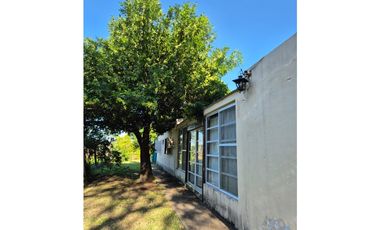 Casa con pileta sobre Ruta 11 camino a Colonia Benítez!