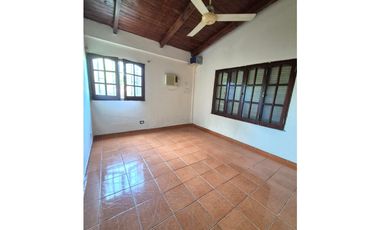 Casa con pileta sobre Ruta 11 camino a Colonia Benítez!