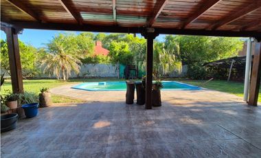 Casa con pileta sobre Ruta 11 camino a Colonia Benítez!