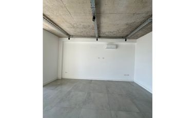 Oficina en Venta zona Macrocentro. Frente