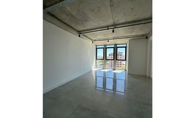 Oficina en Venta zona Macrocentro. Frente