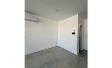 Oficina en Venta zona Macro centro. contrafrente