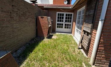 Dúplex en alquiler c/ cochera en La Plata