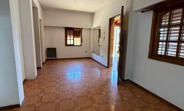 Dúplex en alquiler c/ cochera en La Plata