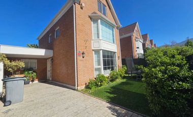 Casa en arriendo en LO BARNECHEA