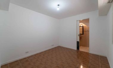 Casa 4amb. en San Andres - Cochera y parrilla