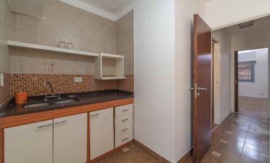 Casa 4amb. en San Andres - Cochera y parrilla