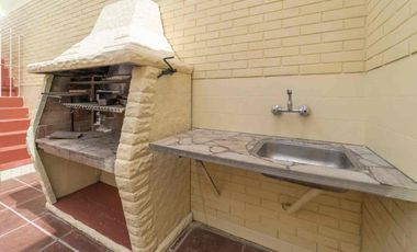 Casa 4amb. en San Andres - Cochera y parrilla