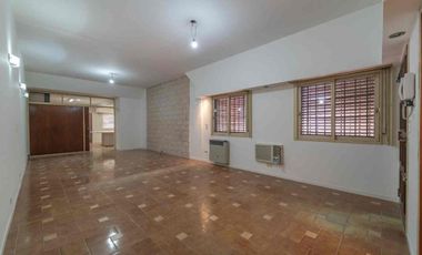 Casa 4amb. en San Andres - Cochera y parrilla