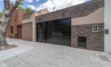 Casa 4amb. en San Andres - Cochera y parrilla