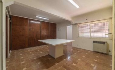 Casa 4amb. en San Andres - Cochera y parrilla