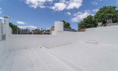 Casa 4amb. en San Andres - Cochera y parrilla