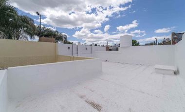 Casa 4amb. en San Andres - Cochera y parrilla