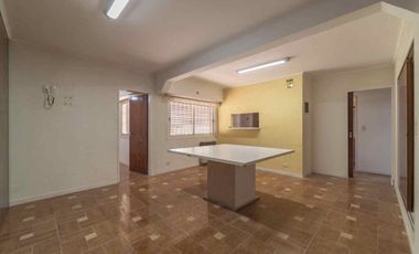 Casa 4amb. en San Andres - Cochera y parrilla