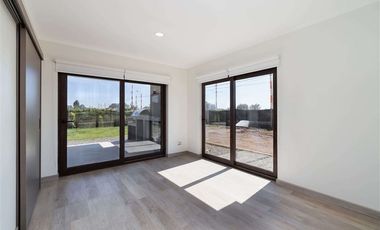 Casa en Venta en cerca de la rotonda de Av. Alejandro Zegers