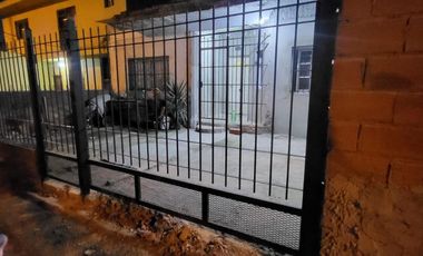 Casa en venta - 2 dormitorios 1 baño - 110mts2 - La Matanza