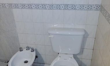 Casas en venta  - 8 dormitorios 3 baños - 260mts2 - Adrogue