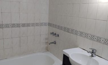 Casas en venta  - 8 dormitorios 3 baños - 260mts2 - Adrogue