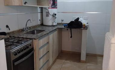 Casas en venta  - 8 dormitorios 3 baños - 260mts2 - Adrogue