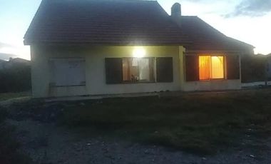 Casa venta - 4 dormitorios 2 baños - 1700mts2 totales - 120mts2 cubiertos - Mar Del Tuyu