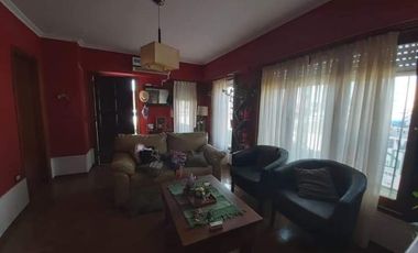 Casa en venta - 3 dormitorios 3 baños -100mts2 totales - Necochea