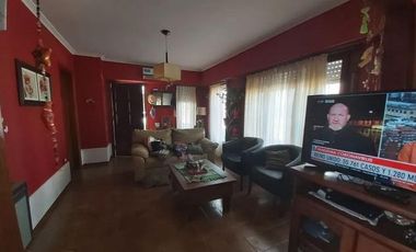 Casa en venta - 3 dormitorios 3 baños -100mts2 totales - Necochea