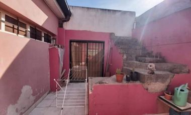 Casa en venta - 3 dormitorios 3 baños -100mts2 totales - Necochea