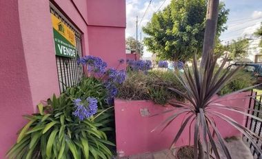 Casa en venta - 3 dormitorios 3 baños -100mts2 totales - Necochea