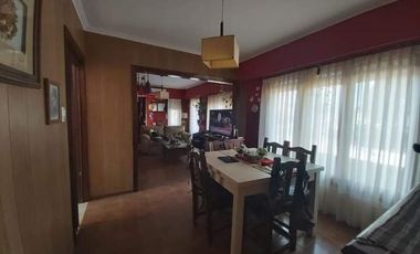 Casa en venta - 3 dormitorios 3 baños -100mts2 totales - Necochea