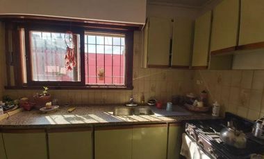 Casa en venta - 3 dormitorios 3 baños -100mts2 totales - Necochea