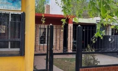 Casa en venta - 3 Dormitorios 1 Baño - 330Mts2 - Marcos Paz